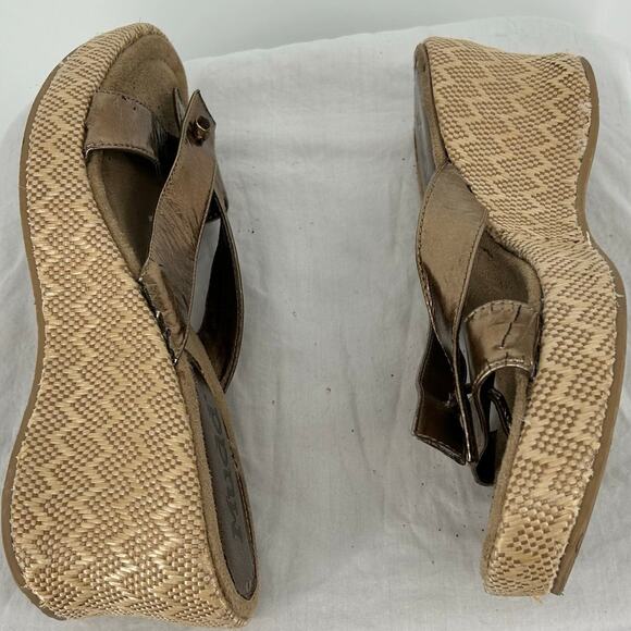 VTG y2k Women's Gold MUDD Painter Strappy Platform Slip On Thong Sandals Sz 9M - Picture 5 of 9